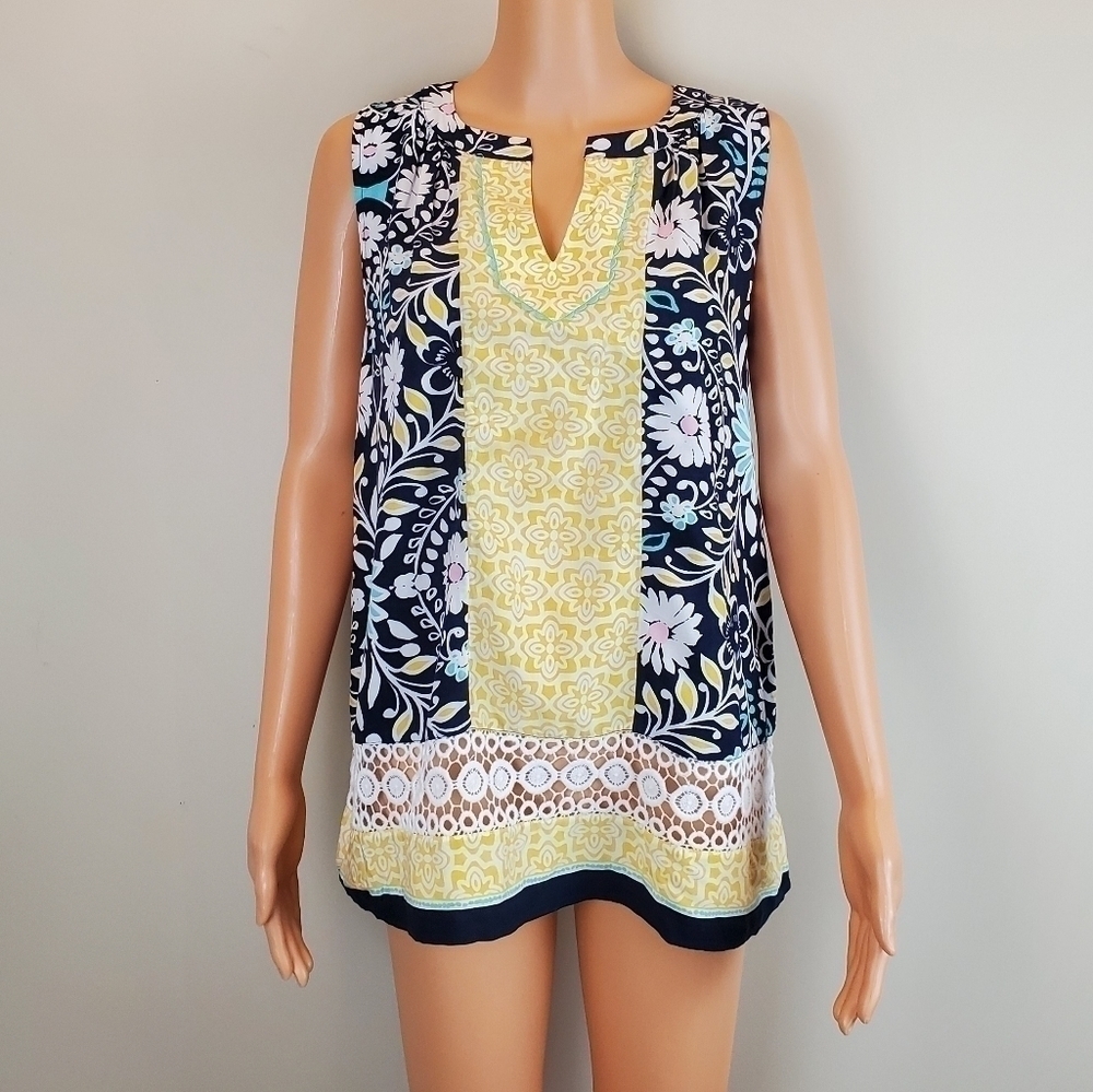 Crown & Ivy floral Sleeveless v-neck blouse - Picture 2 of 10